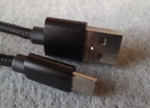 USB-C端子の裏表